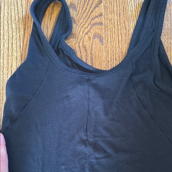 Black lululemon tank - Picture 3 of 4